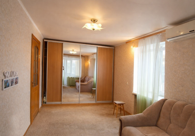 1 - комн. пр. Правды (р-н ТЦ 'Океан'). Мебель. Техника.